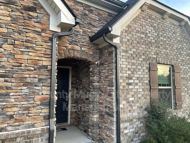 Building Photo - 173 Burberry Glen Blvd