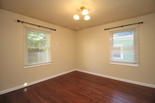 Building Photo - 20 NE 56th Ave
