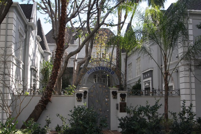 Foto del edificio - 6002-6010 Franklin Ave
