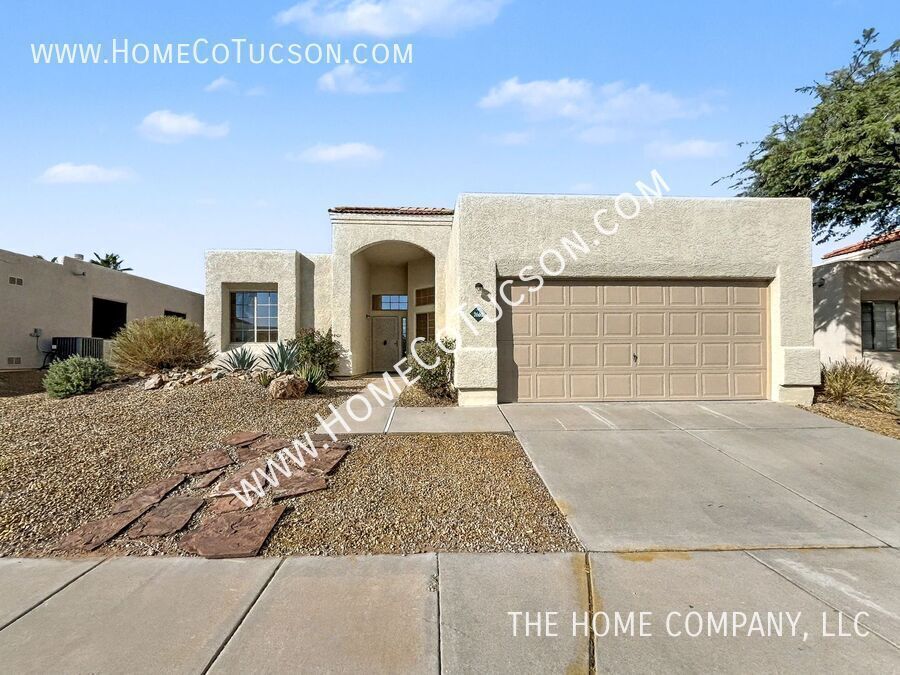 Primary Photo - 2660 W Camino del Sitio
