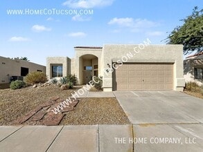 Building Photo - 2660 W Camino del Sitio