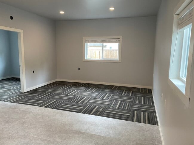 Building Photo - 5876 Shadow Mountain Rd