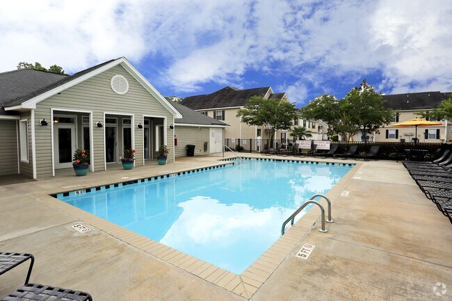 Foto del edificio - Devon Pointe Apartments and Townhomes