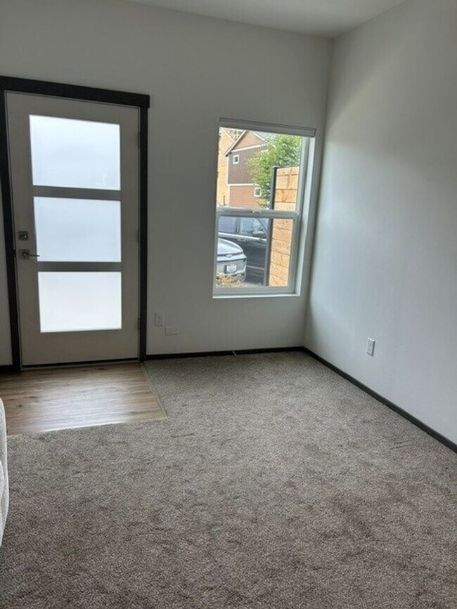 Foto del edificio - Windergreen Townhome