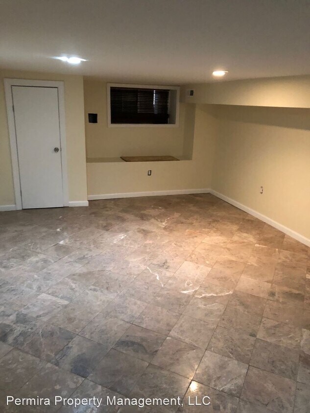 Foto del edificio - 2 br, 2.5 bath House - 240 N. Milton Avenue