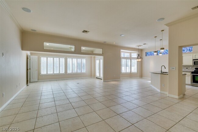 Foto del edificio - 10041 Woodhouse Dr