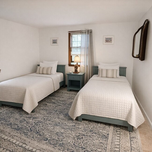 Foto del edificio - 15 Myrtle Dr