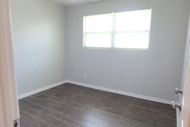 Building Photo - 6731 Mopsy Ln