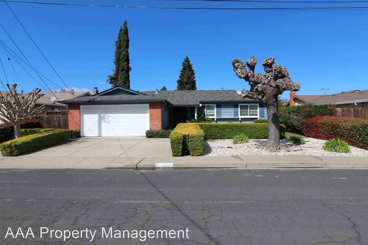 Foto principal - 3 br, 2 bath House - 3919 Almondwood Ct