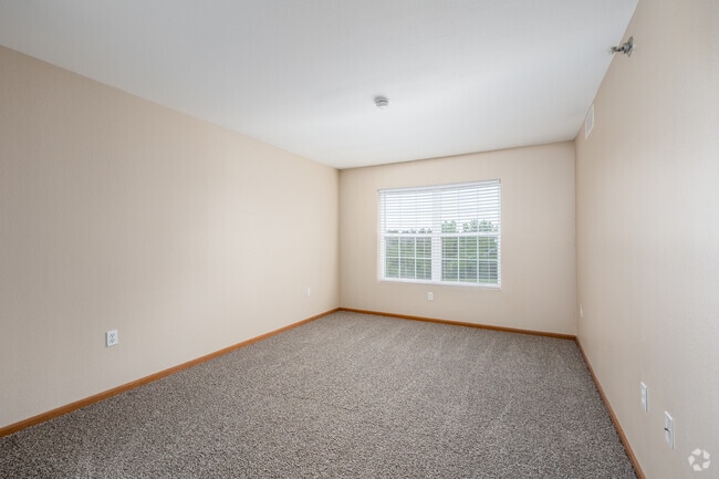 A1 1BR, 1BA - 600SF - Living Room - Wyndam Place