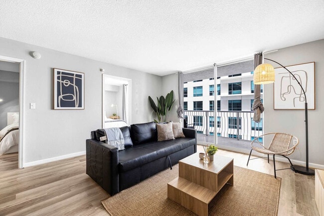 Building Photo - 1 SE 12th St