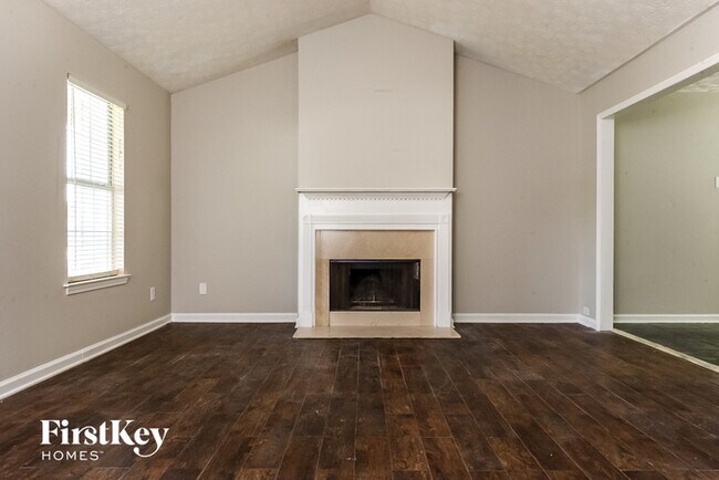 Building Photo - 245 Cypress Dr