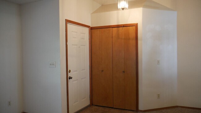 Photo - 4 Bed, 3 Bathroom House with Fenced in Bac...