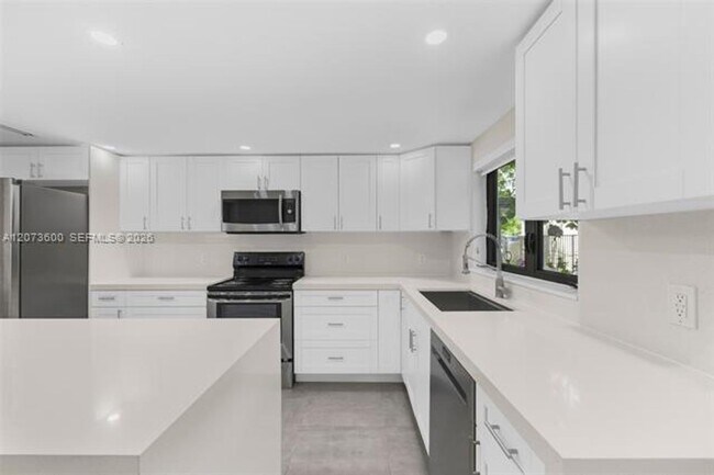 Building Photo - 345 Sarto Ave