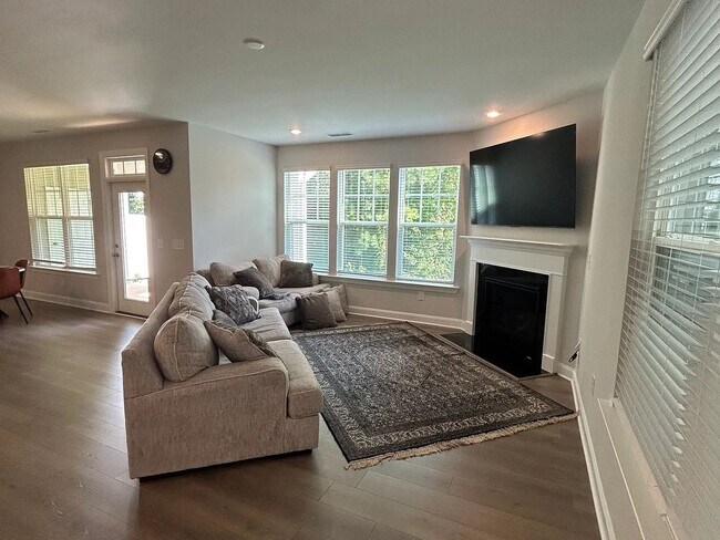Foto del edificio - Charming 4BR House in Holly Springs