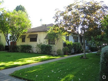 Building Photo - 1726 La Senda Pl