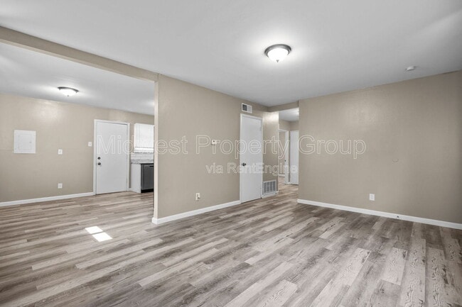 Building Photo - 5 Boles Ave