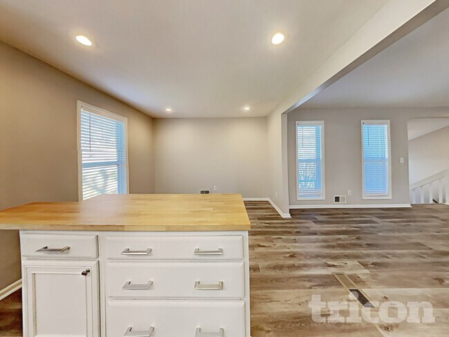 Foto del edificio - 567 Shannon Green Cir SW