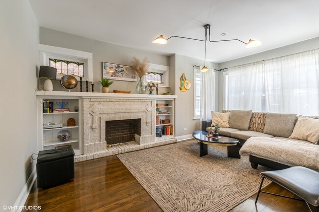 Living room - 3021 N Davlin Ct