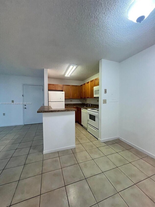 Primary Photo - 6975 NW 179th St