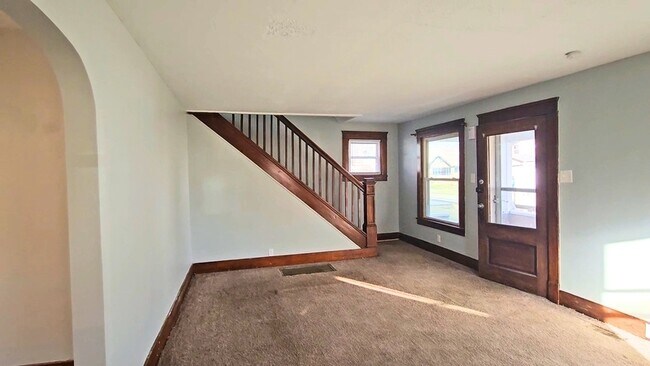 Building Photo - 1156 Hazelwood Ave SE