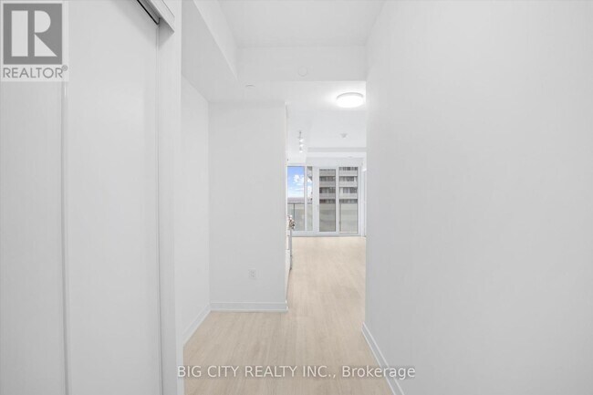 Photo du bâtiment - 3883-3883 Quartz Rd