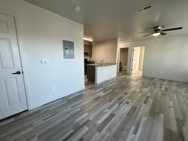 Foto del edificio - 4811 Continental Ln