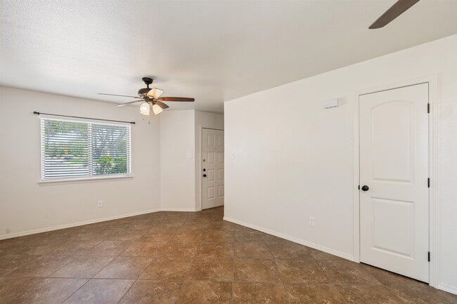 Building Photo - 111 Rhonda Dr