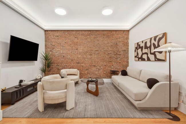 Foto del edificio - 125 E 83rd St