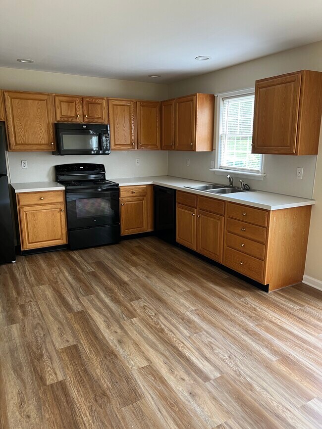 Foto del edificio - 4171 Kittatinny Dr