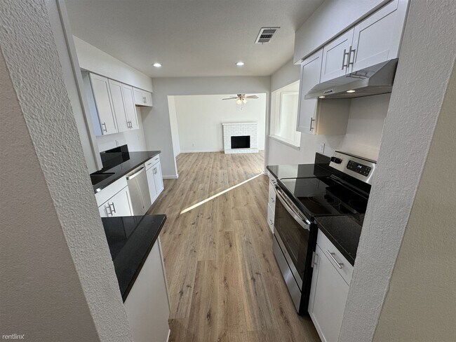 Foto del edificio - 3 br, 2 bath House - 4557 North Sequoia Drive