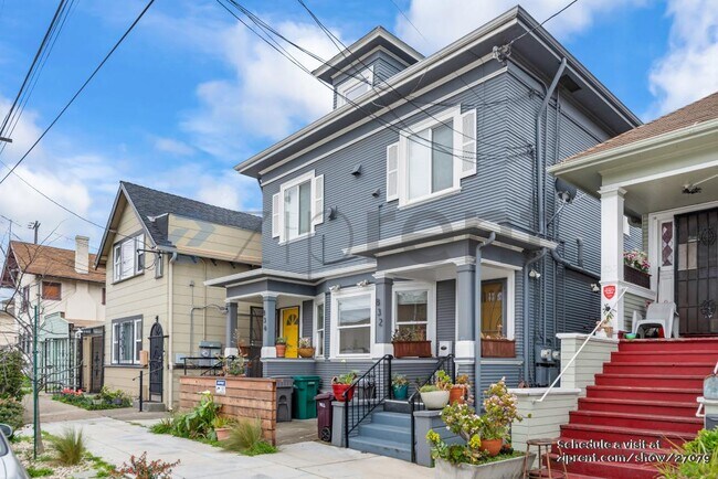 Building Photo - 836 7th Ave