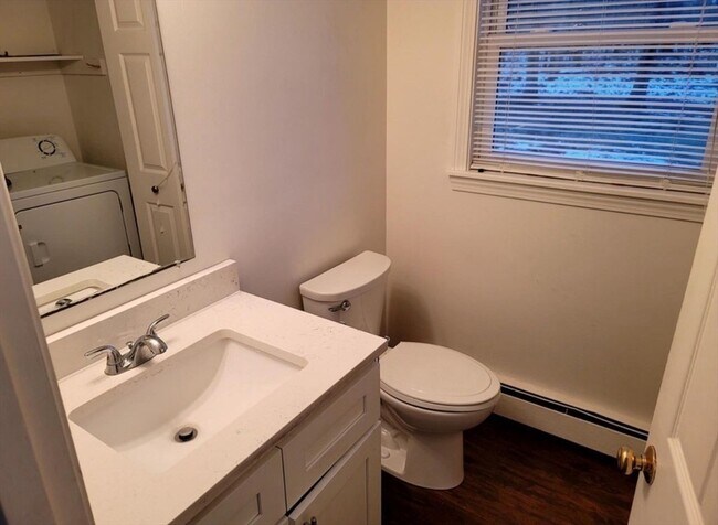 Building Photo - 107 Laurelwood Dr