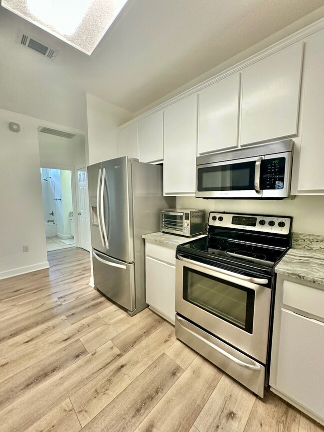 Foto del edificio - 126 S Shore Dr