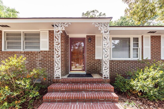 Foto del edificio - 453 Wade Hampton Dr