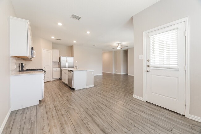 Foto del edificio - 1216 Sequoia Ln