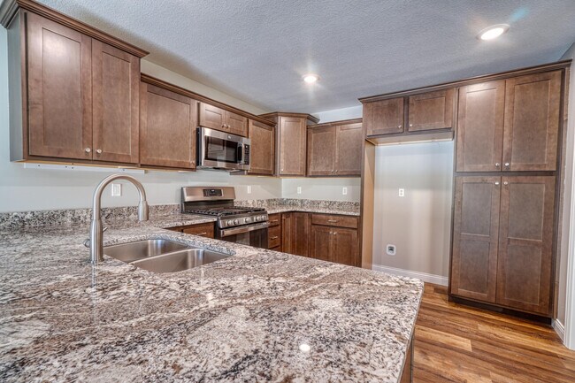 Foto del edificio - 5615 Sandrock Dr
