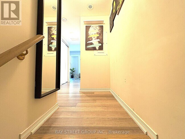 Building Photo - 80 Orchid Pl Dr
