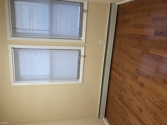 Foto del edificio - 128-13 20th Ave