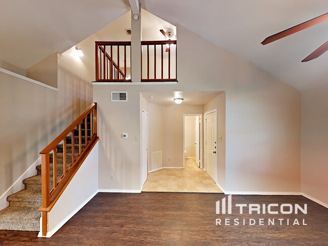Building Photo - 1378 Southridge Dr