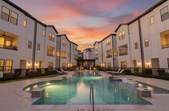 Building Photo - 2718 Grand Fountains Dr