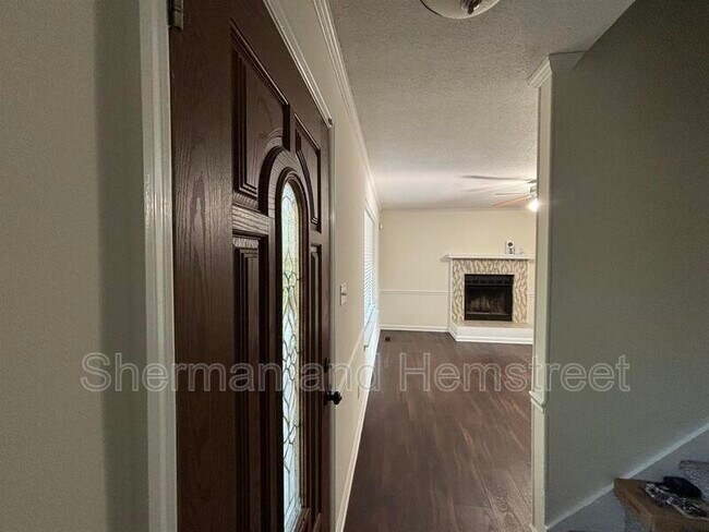 Foto del edificio - 210 Foxdale Dr