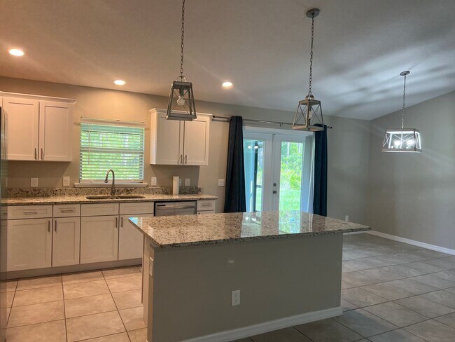 Foto del edificio - *Annual* Beautiful, Clean, 3 Bedroom Home ...