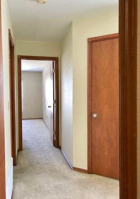 Foto del edificio - 3300-3302 Ridgecrest Cir