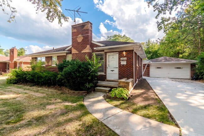 Foto del edificio - 20636 Woodcrest St