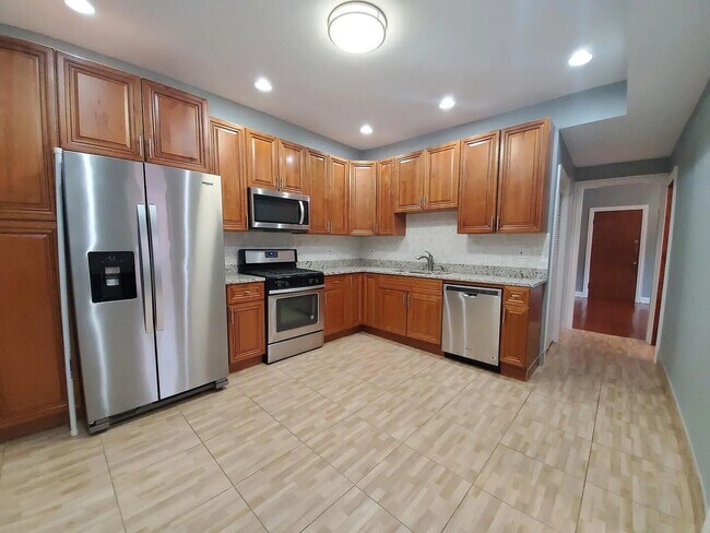 Foto del edificio - 2242 N Western Ave