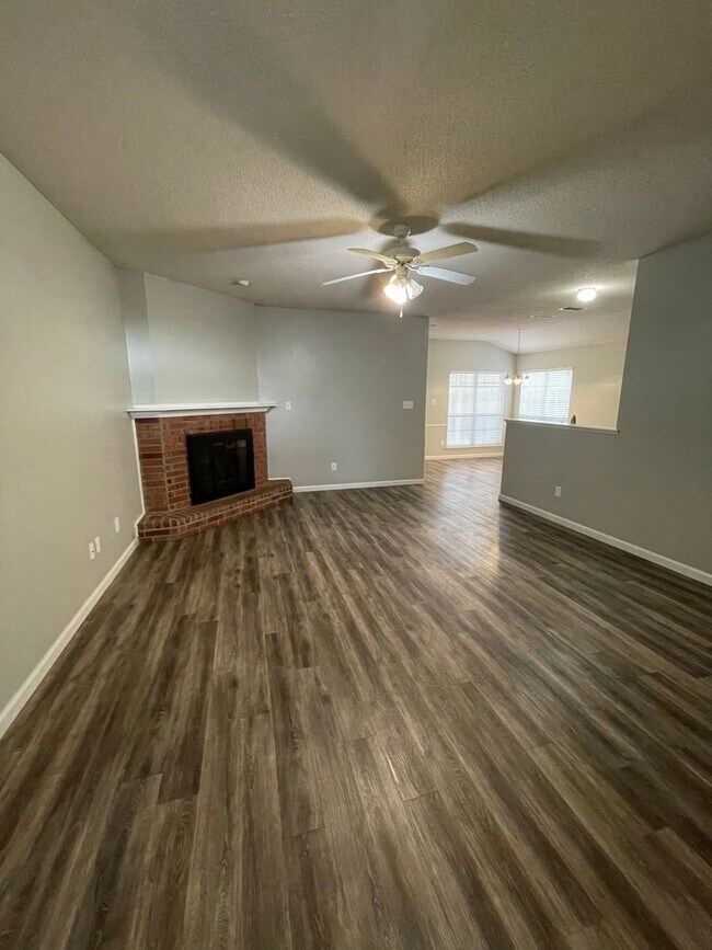 Foto del edificio - Beautiful well kept 3/2 located in South L...