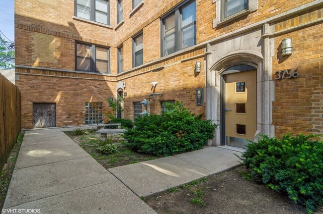 Building Photo - 3754 N Bernard St