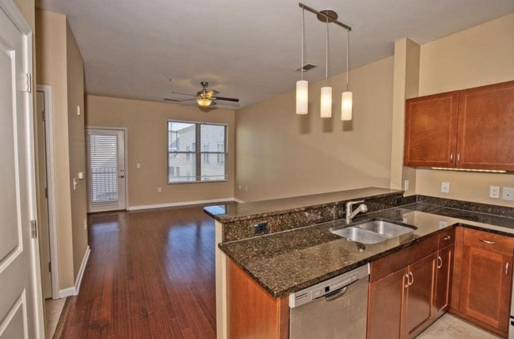 Photo - 870 Mayson Turner Rd NW