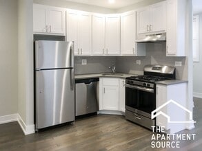 Building Photo - 4951 N Oakley Ave